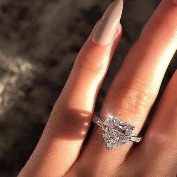 NEW HEART 925 STERLING SILVER DIAMOND RING, CUTE RING, SHINY RING. - Picture 2 of 5